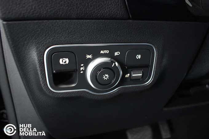 MERCEDES-BENZ GLA 200 d Automatic Progressive Advanced